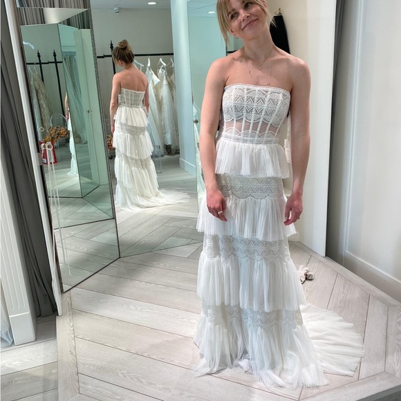 Wedding Dress - Picture 10 of 15